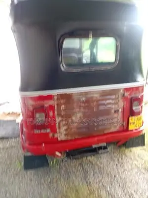 Bajaj RE 2013
