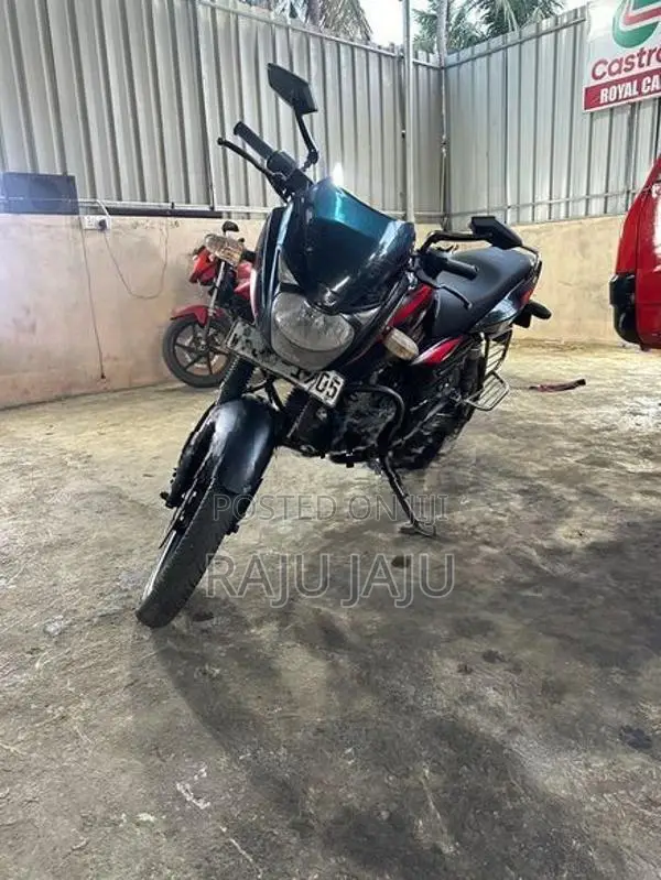 Bajaj Pulsar 150 2005