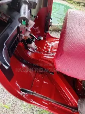Bajaj RE 2013
