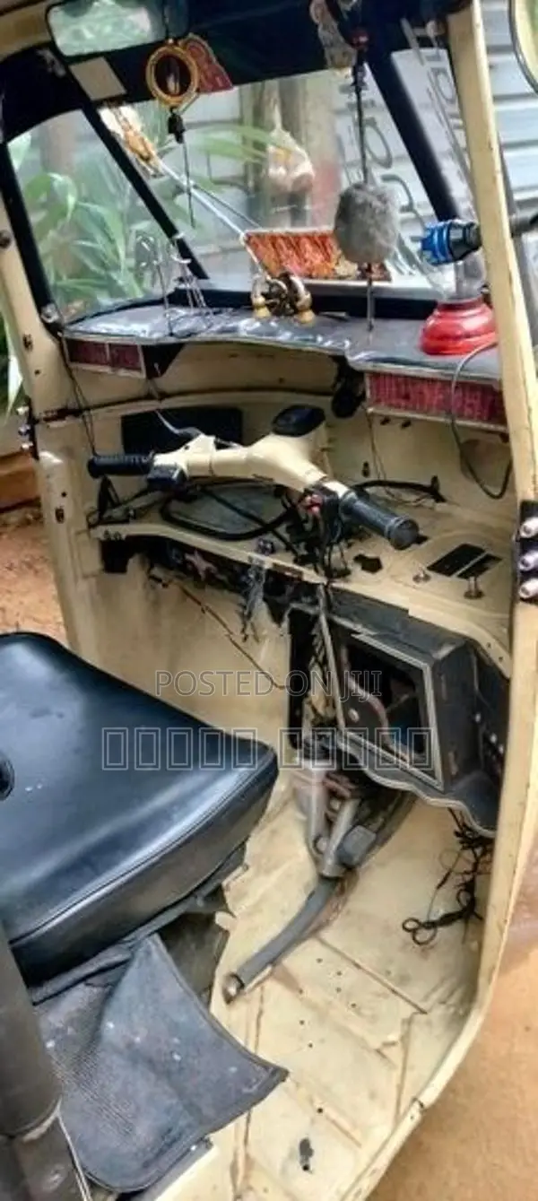 Bajaj RE 2007