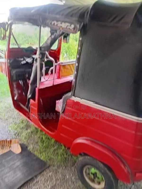 Bajaj RE 2013
