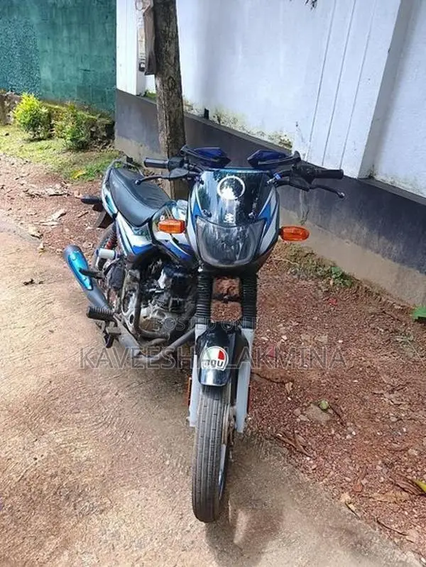 Bajaj CT100 2025