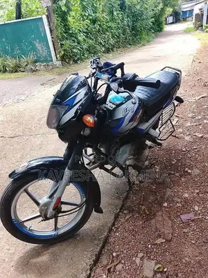 Bajaj CT100 2025