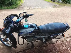Bajaj CT100 2025