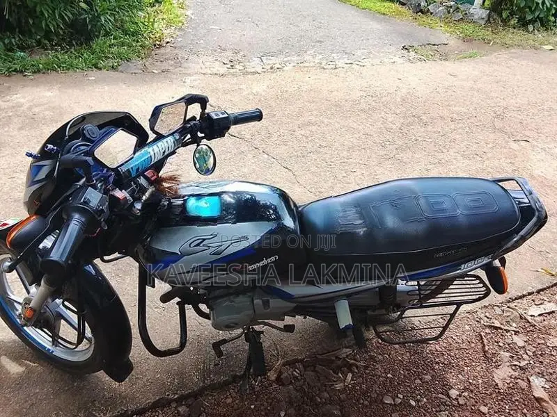 Bajaj CT100 2025