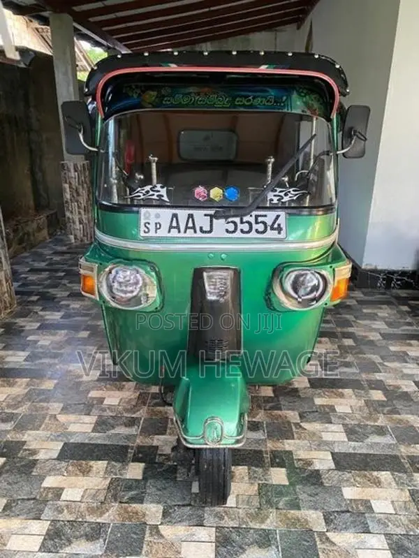 Bajaj RE 2013