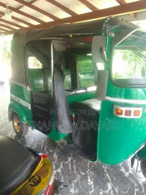 Bajaj RE 2002