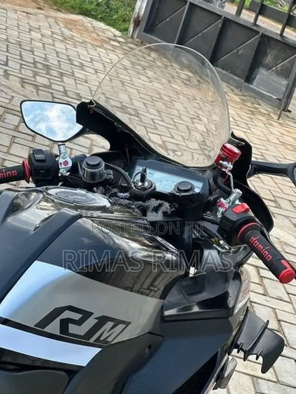 Yamaha R15 2019