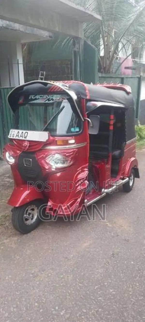 Bajaj RE 2014