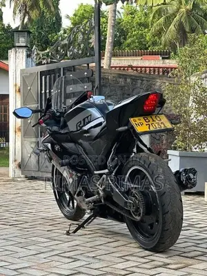 Yamaha R15 2019