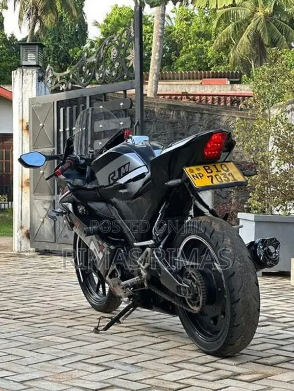 Yamaha R15 2019
