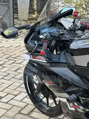 Yamaha R15 2019