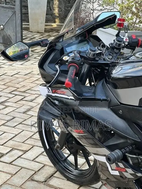 Yamaha R15 2019