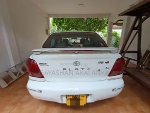 Toyota Platz 2000