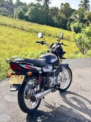 Bajaj CT100 2011