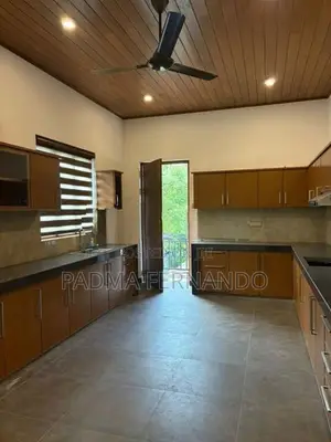 Upstairs Annex for Rent in Boralesgamuwa ( Road)