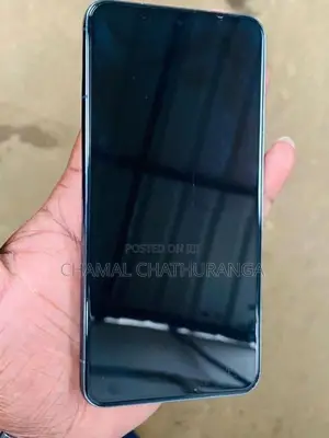 Samsung Galaxy S22 (Used)