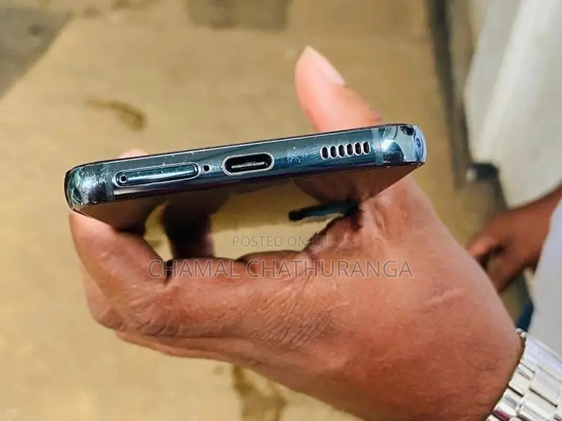Samsung Galaxy S22 (Used)