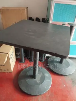 Metal Table 2*2 Feet