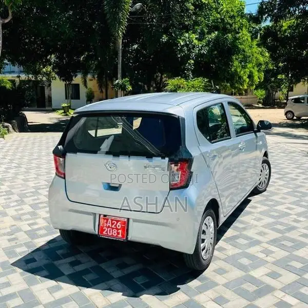 Daihatsu Mira 2024