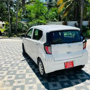 Daihatsu Mira 2024