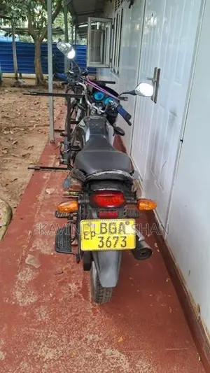 Bajaj Platina 100cc 2017