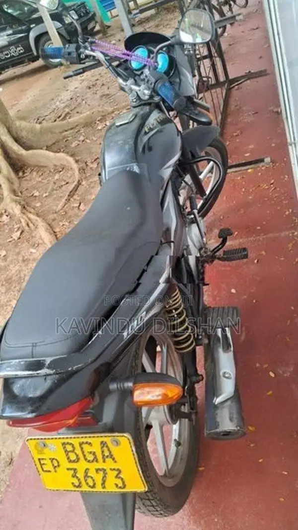 Bajaj Platina 100cc 2017