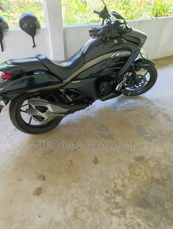 Suzuki Intruder 2018