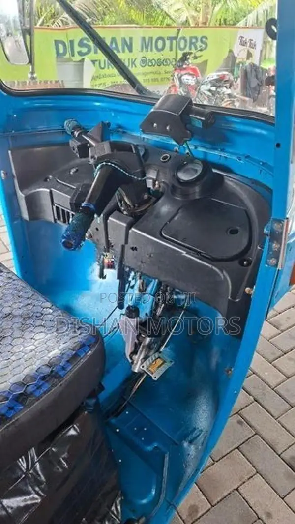 Bajaj RE 4 Stroke 2011