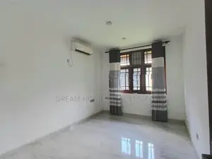 Luxury 3-Storey House for Rent in Pannipitiya
