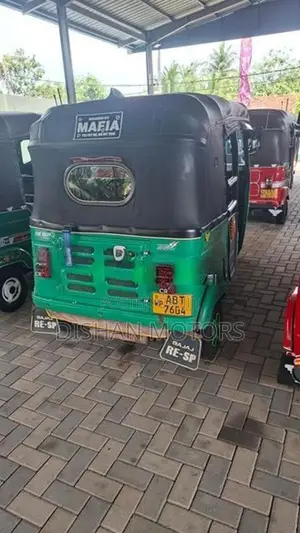 Bajaj RE 4Stroke 2019