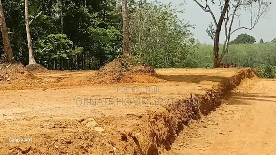 Mawak Oya Facing Land For Sale - Padukka