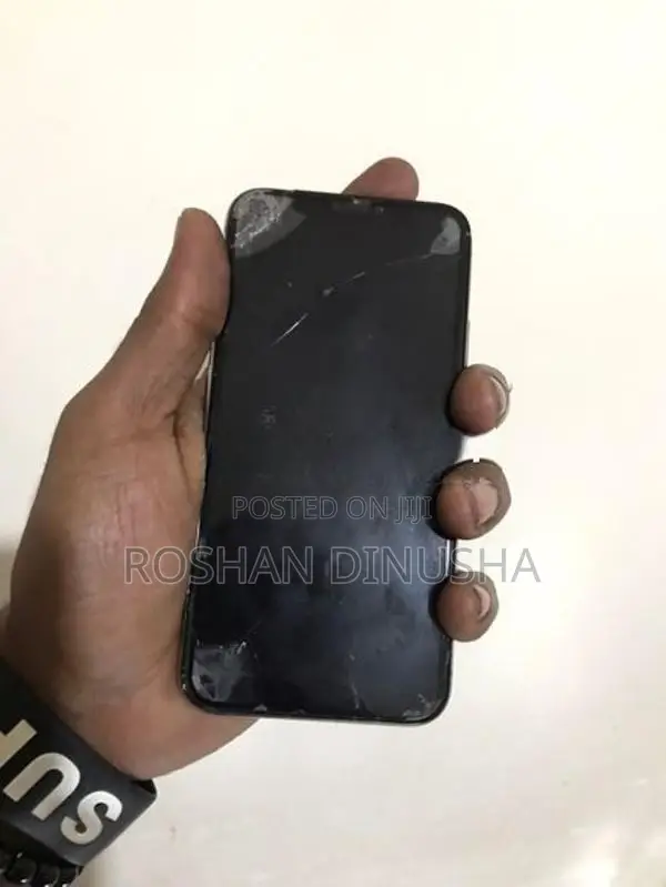 Apple iPhone XS (Used)