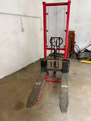 Manual Stacker Fork lift 1.5 ton