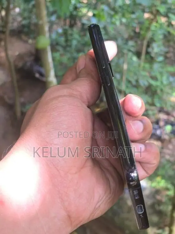 Samsung Galaxy S22 (Used)
