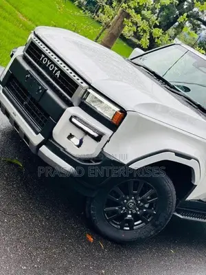 Toyota Land Cruiser Prado VX 2025