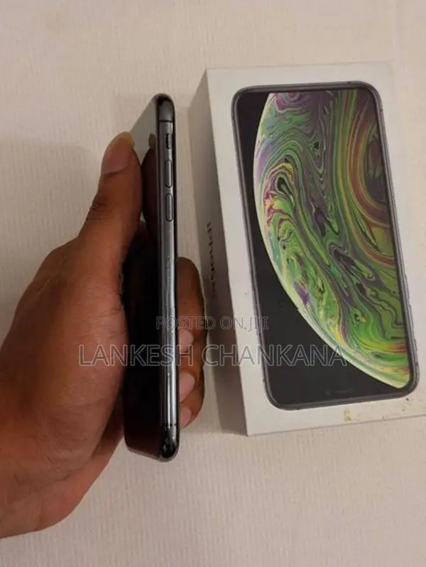 Apple iPhone XS (Used)