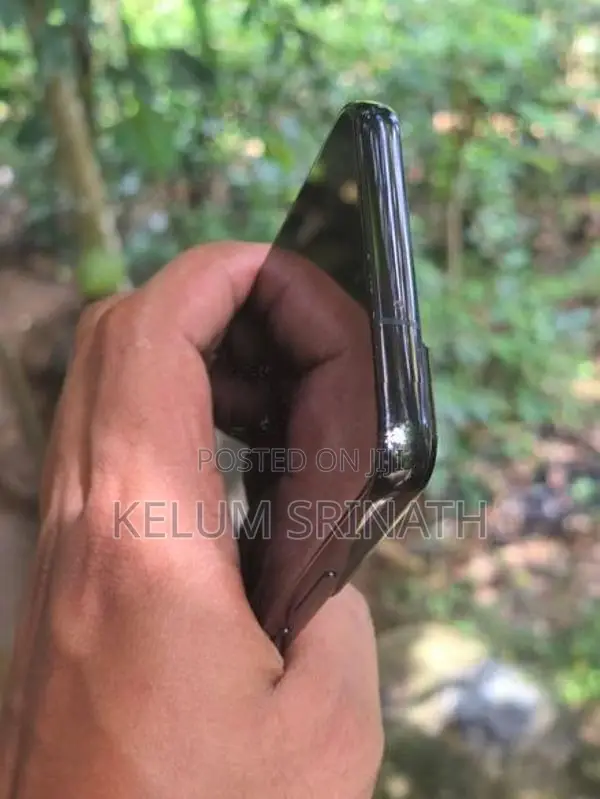 Samsung Galaxy S22 (Used)