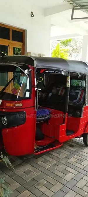 Bajaj RE 2015