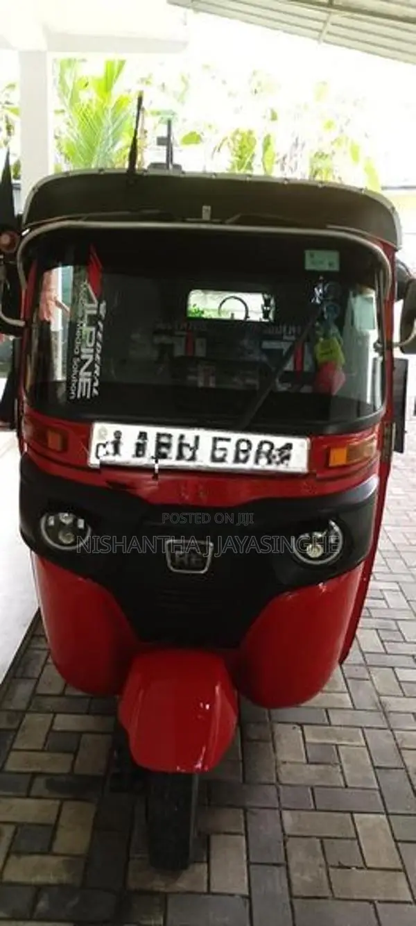 Bajaj RE 2015