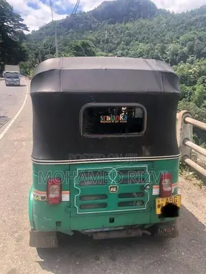 Bajaj RE 2015