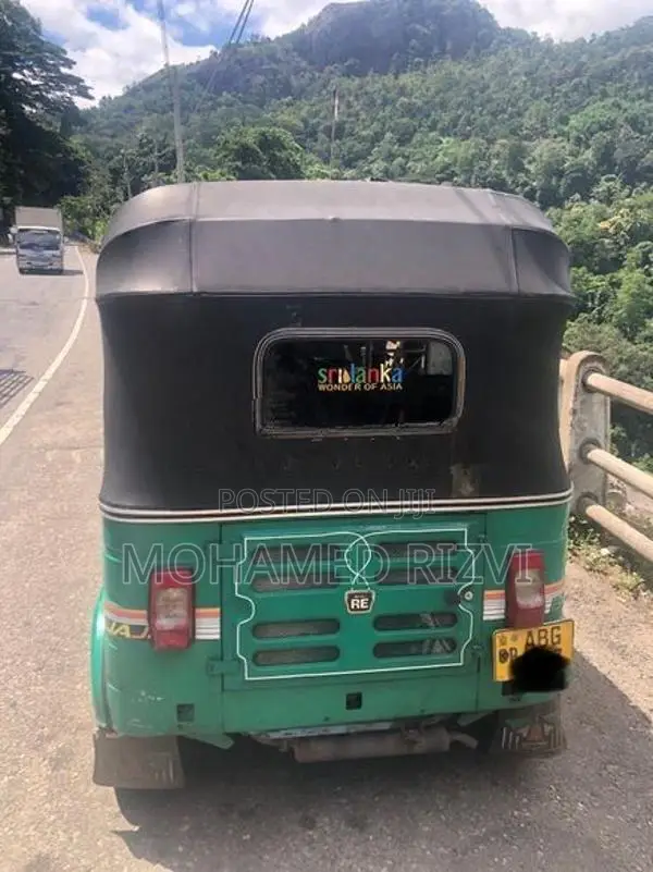 Bajaj RE 2015