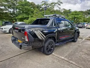 Toyota Hilux Rocco 2019
