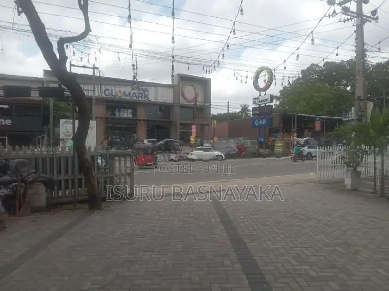 Two Story Building for Rent Makumbura