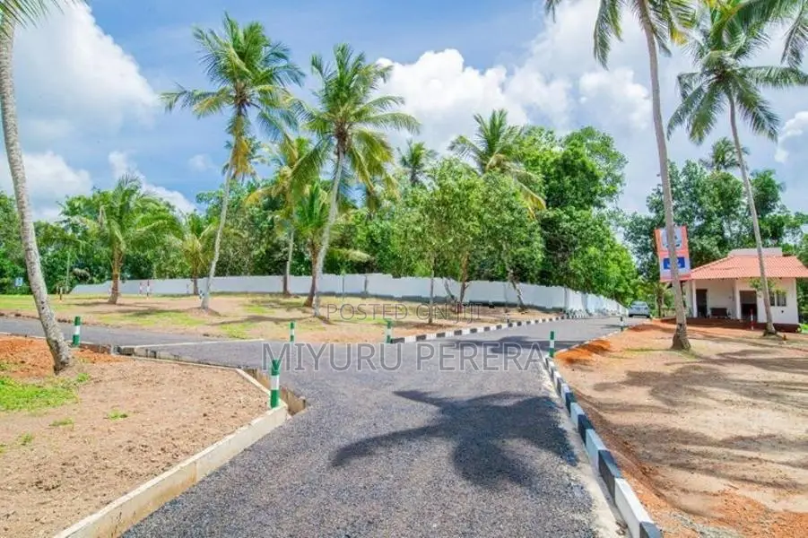 Land for Sale in Minuwangoda