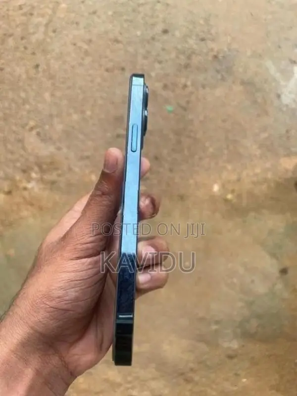 Apple iPhone 12 Pro Max 𝟏𝟐𝟖𝐆𝐁 (Used)