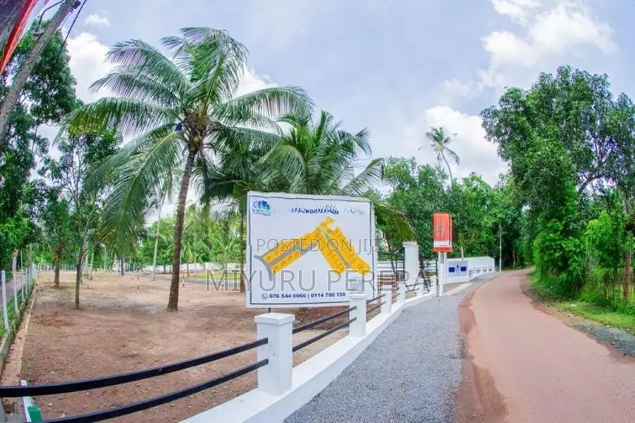 Land for Sale in Minuwangoda