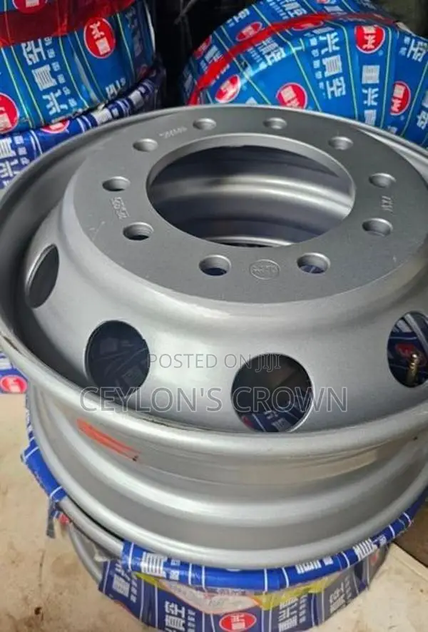 295/80R/22.5 Bolts 8 Rim