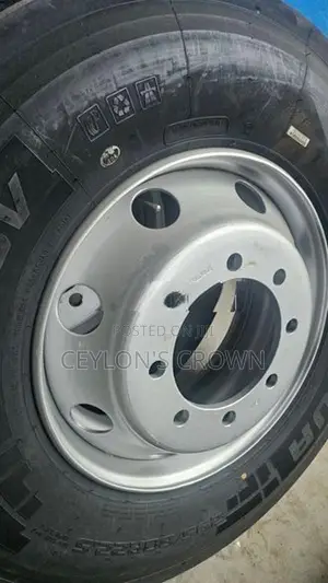 295/80R/22.5 Bolts 8 Rim