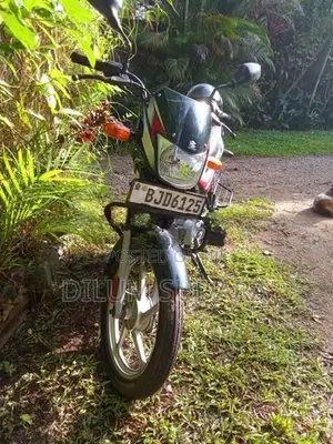 Bajaj CT100 2023